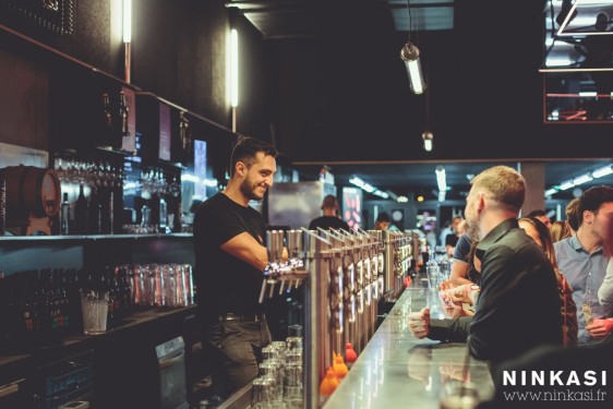 bar